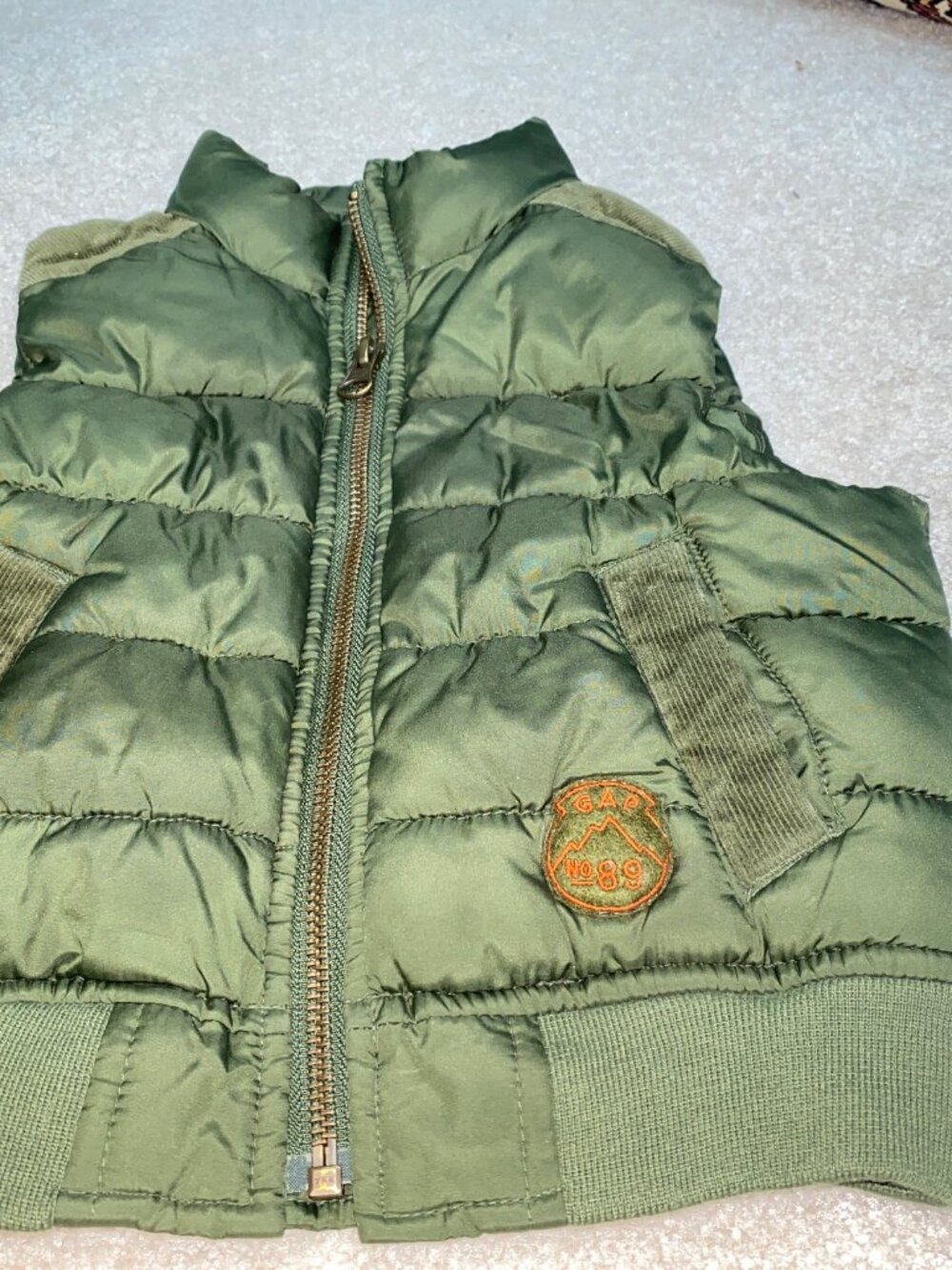 Baby Gap Size 2T Puffer Vest Perfect for Car Seats